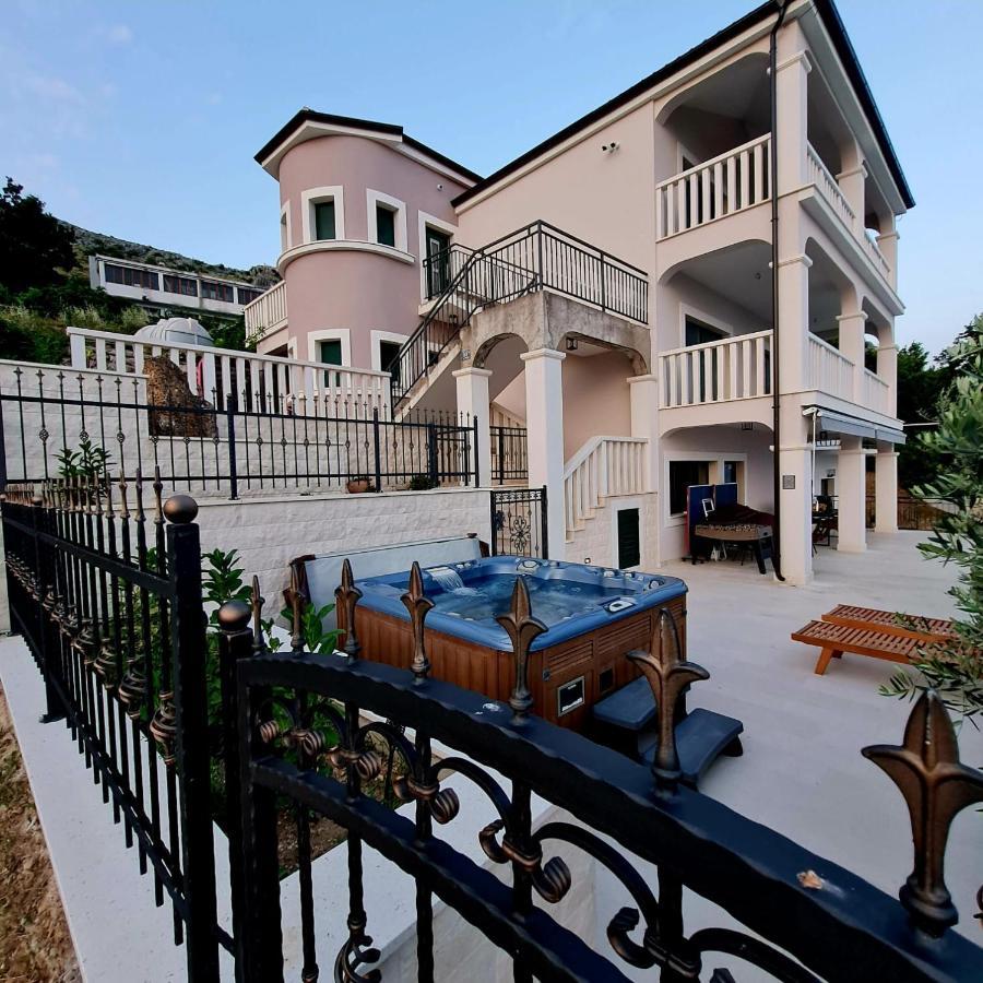 Sea View Luxury Apart Hotel Villa Conte With Swiming Pool And Romantic Spa Podstrana Exterior photo